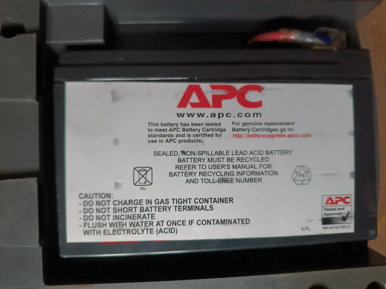 Источник бесперебойного питания APC BE525-RS, фотография 6