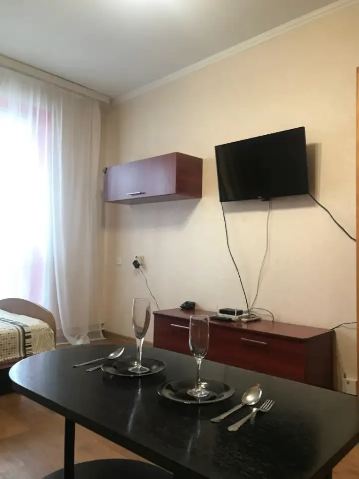 Квартиры на сутки по доступным ценам каждому, ул.18й Микрорайон, д.31, фотография 1