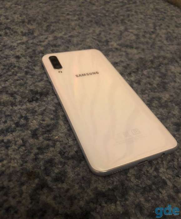 Samsung Galaxy A50, фотография 2