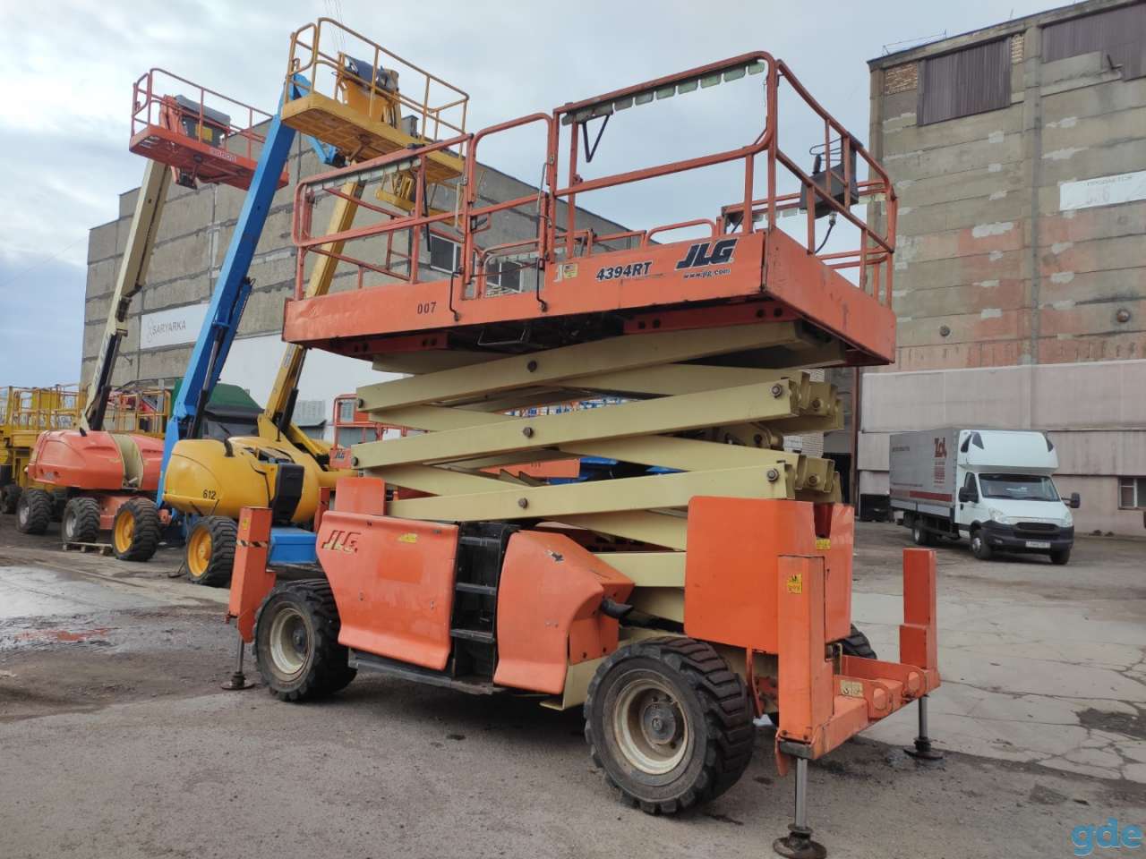 Аренда ножничного подъемника JLG 4394RT, фотография 8