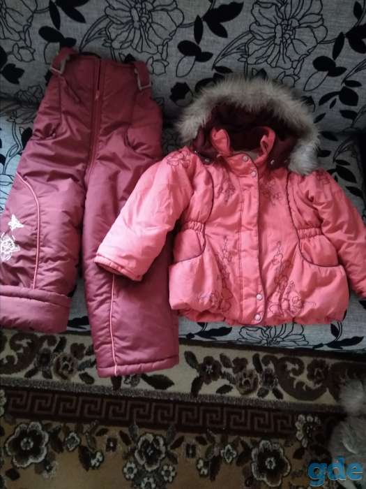 Продам зимний комбинезон на девочку, фотография 1