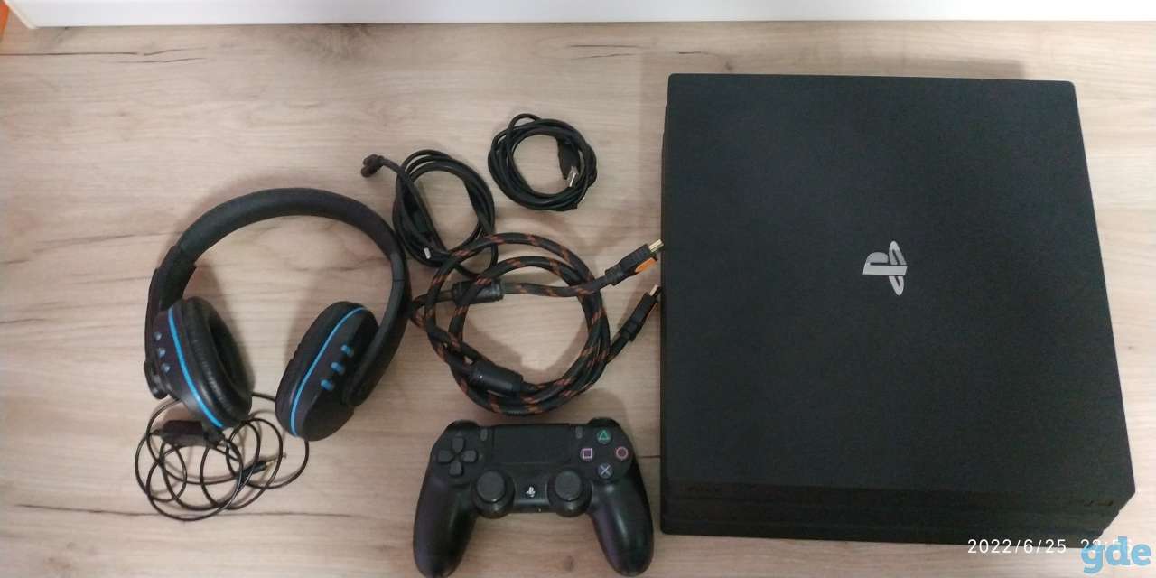 PS4PRO 1TB, фотография 1