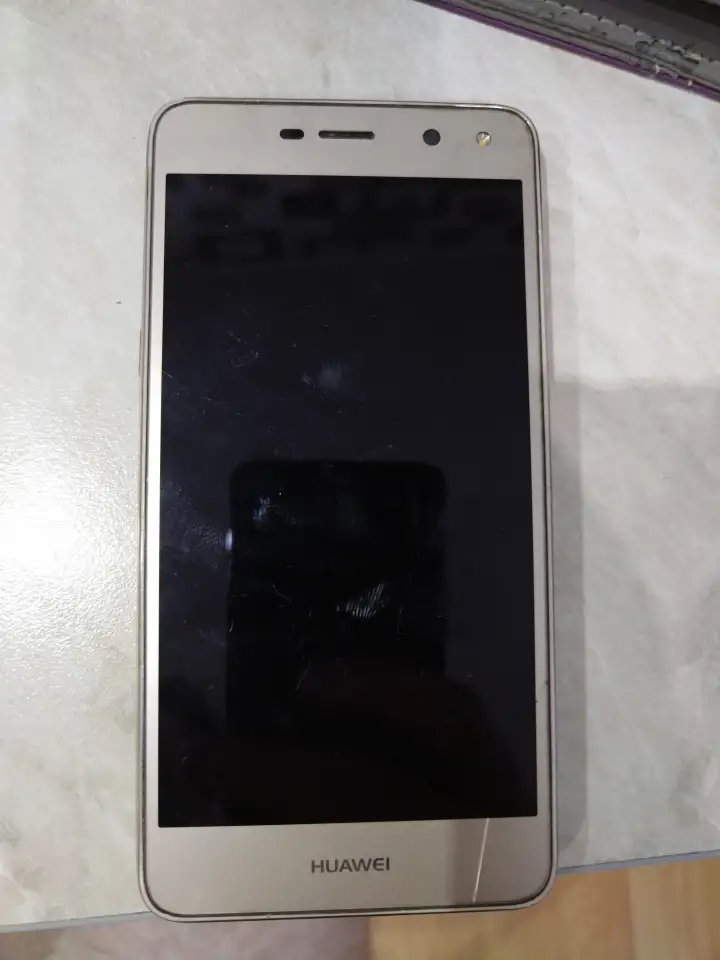 Телефон HUAWEI Y5, фотография 2