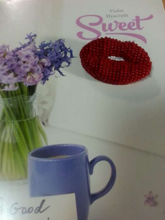 Брошь из бисера ''Lips'' (handmade), фотография 2