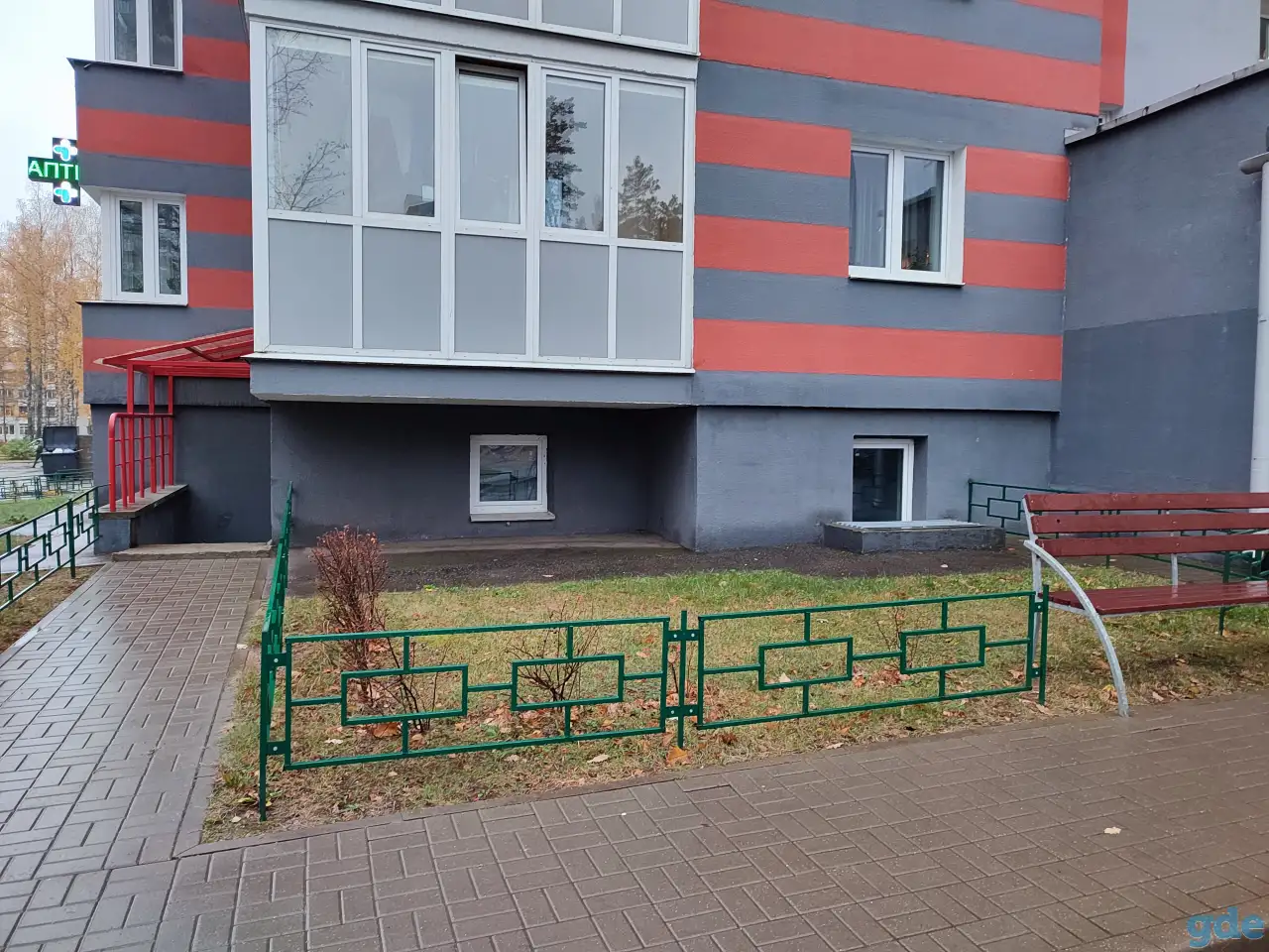 ВЫ НЕ ОПЛАЧИВАЕТЕ КОМИССИЮ АГЕНТСТВУ! Помещение под офис или магазин на цокольном этаже многоэтажного жилого дома!, фотография 2
