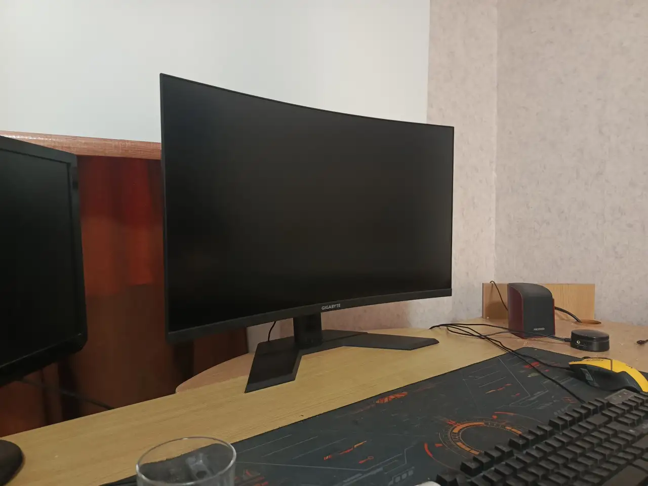 Монитор Gigabyte M32QC. 165гц., фотография 3