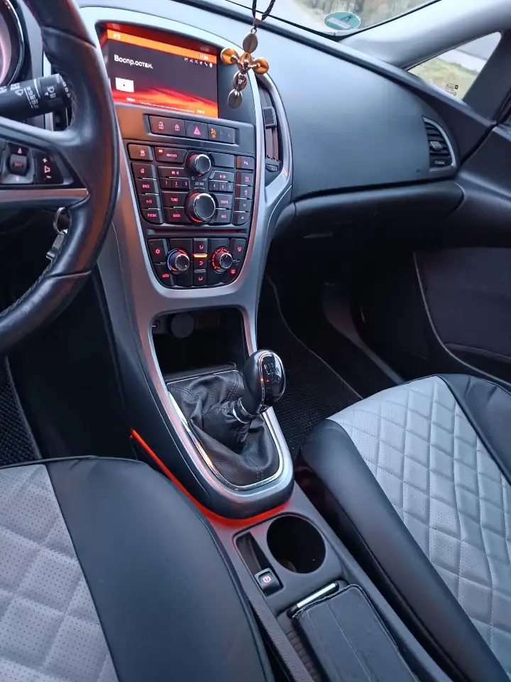 Opel Astra j (2015 г.) / Опель астра j 2015, фотография 12