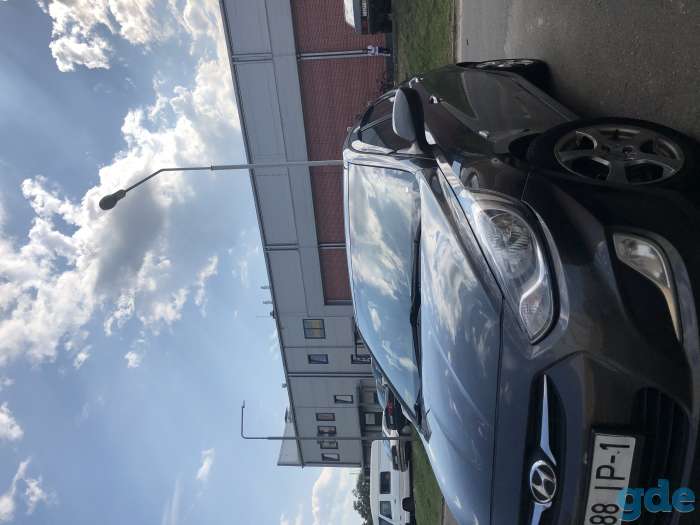 Автомобиль Hyundai Solaris, фотография 1