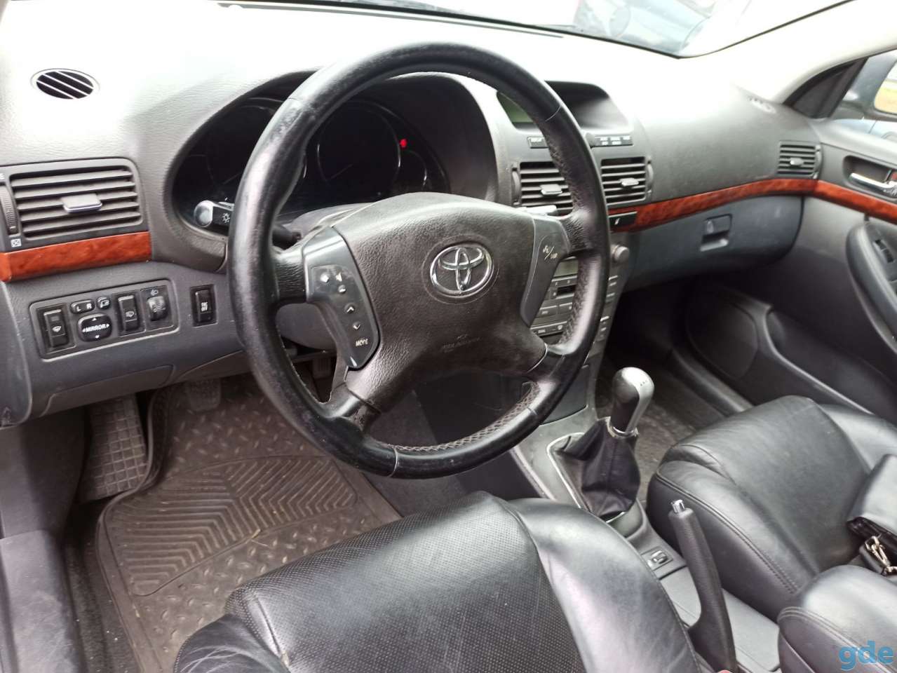 Машина Toyota Avensis, фотография 3