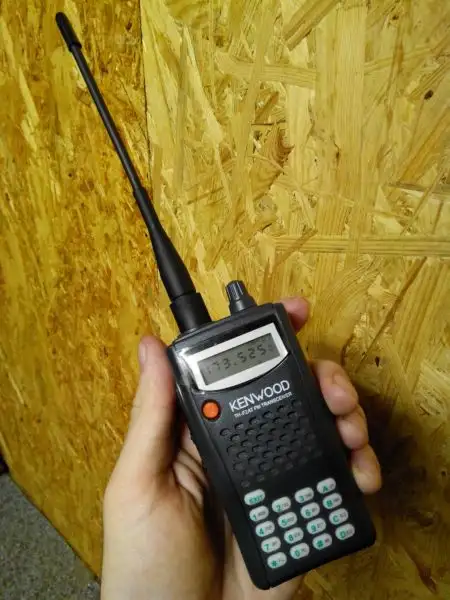 Рации Kenwood TH-K2AT TURBO VHF, 6Вт, зарядное, антенна, аккумулятор. Новая, фотография 2