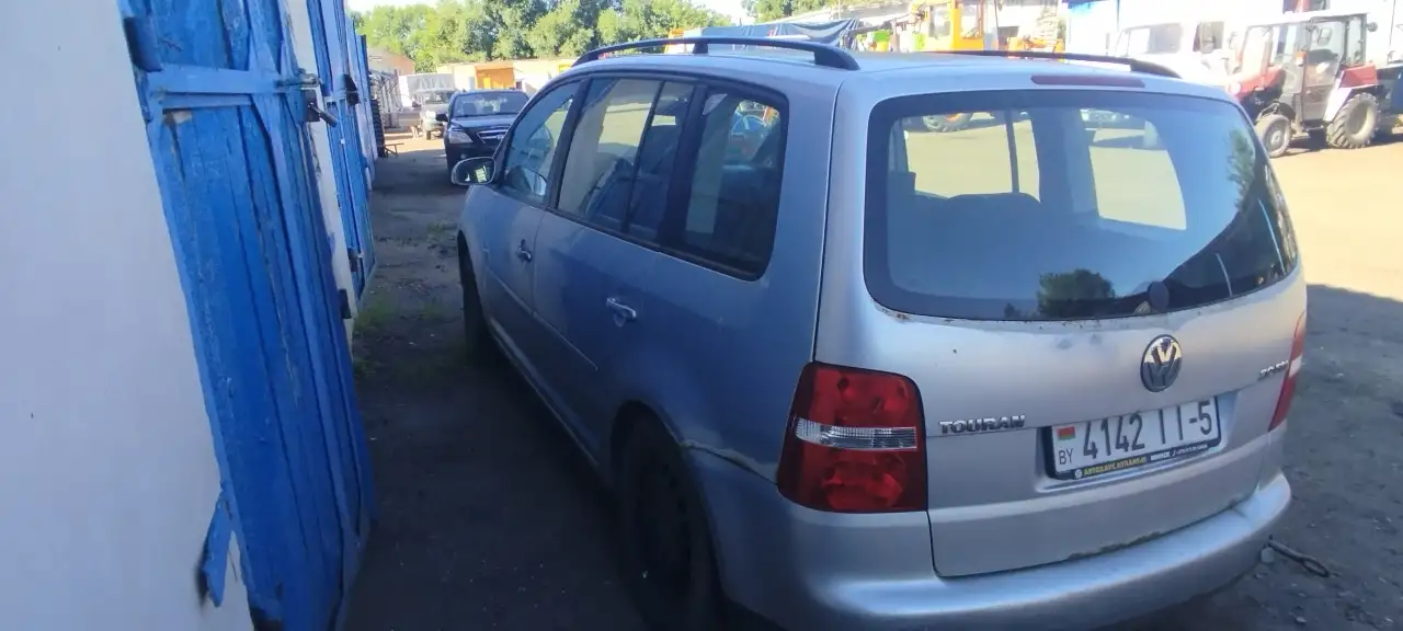 VOLKSWAGEN TOURAN, фотография 4