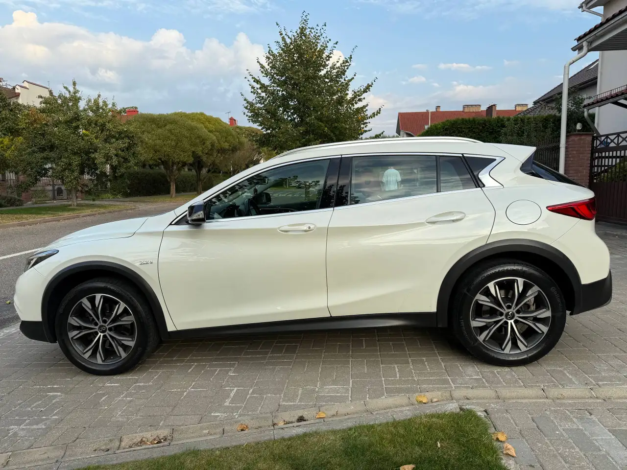Infiniti QX30 2016, фотография 7
