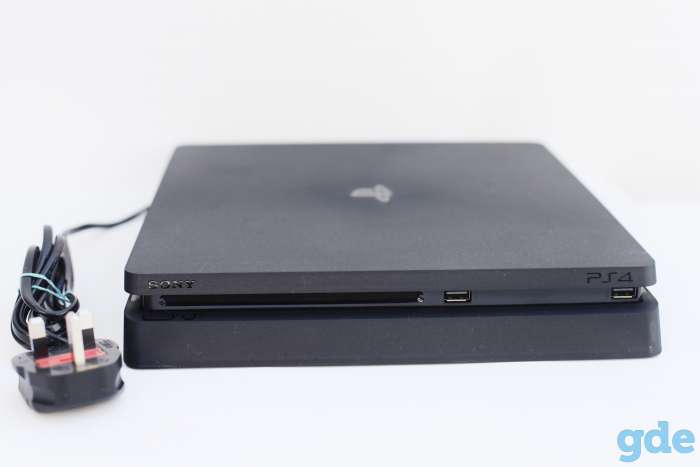 PS4 500GB отличное состояние, кабели и коробка, фотография 2