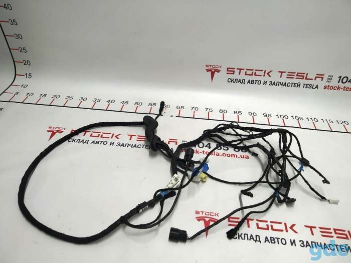 Зап. части для авто Tesla. Электропроводка крышки багажника правая сторона Tesla model SLL ASY,H, фотография 2