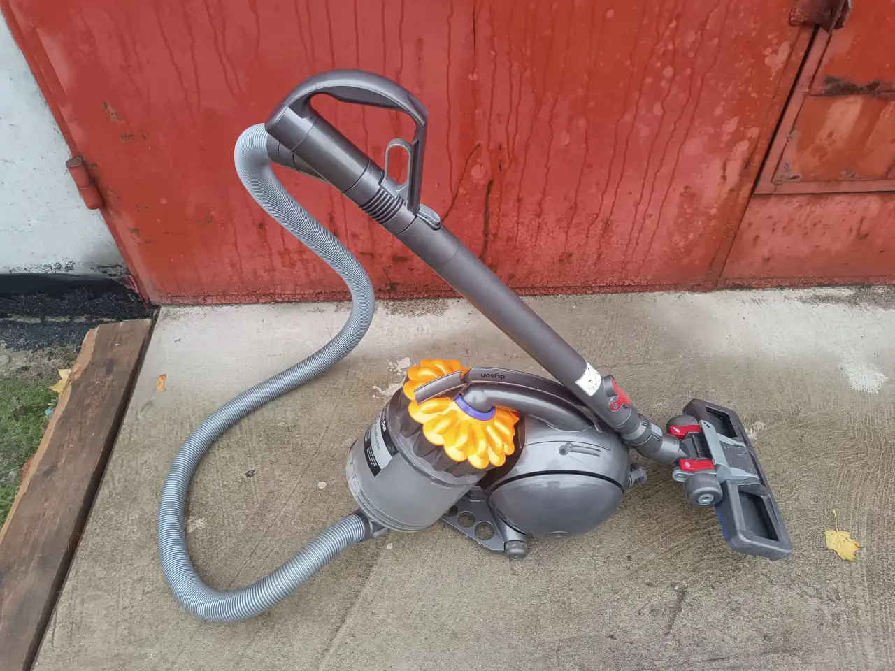 Пылесос Dyson DC33c, фотография 2