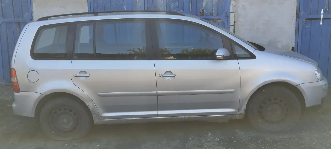 VOLKSWAGEN TOURAN, фотография 2