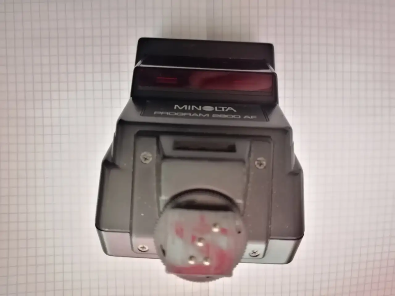 Фотовспышка Minolta Program Flash 2800AF Вспышка оснащена светодиодным прожектором подсветки системы автофокусировки, фотография 3