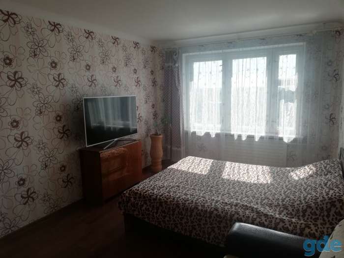 Продам 3-х комнатную квартиру новой планировки, м-н Октябрьский, дом 62, фотография 3