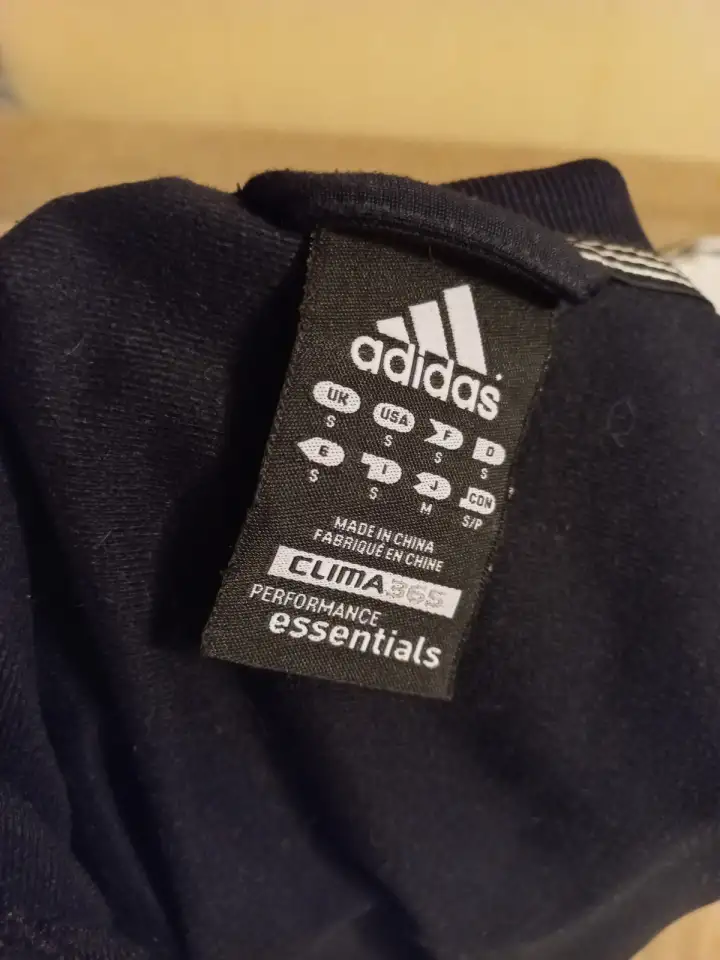 Спортивный костюм Adidas с шортами и майкой, пэ, бу, в отличном состоянии, фотография 3