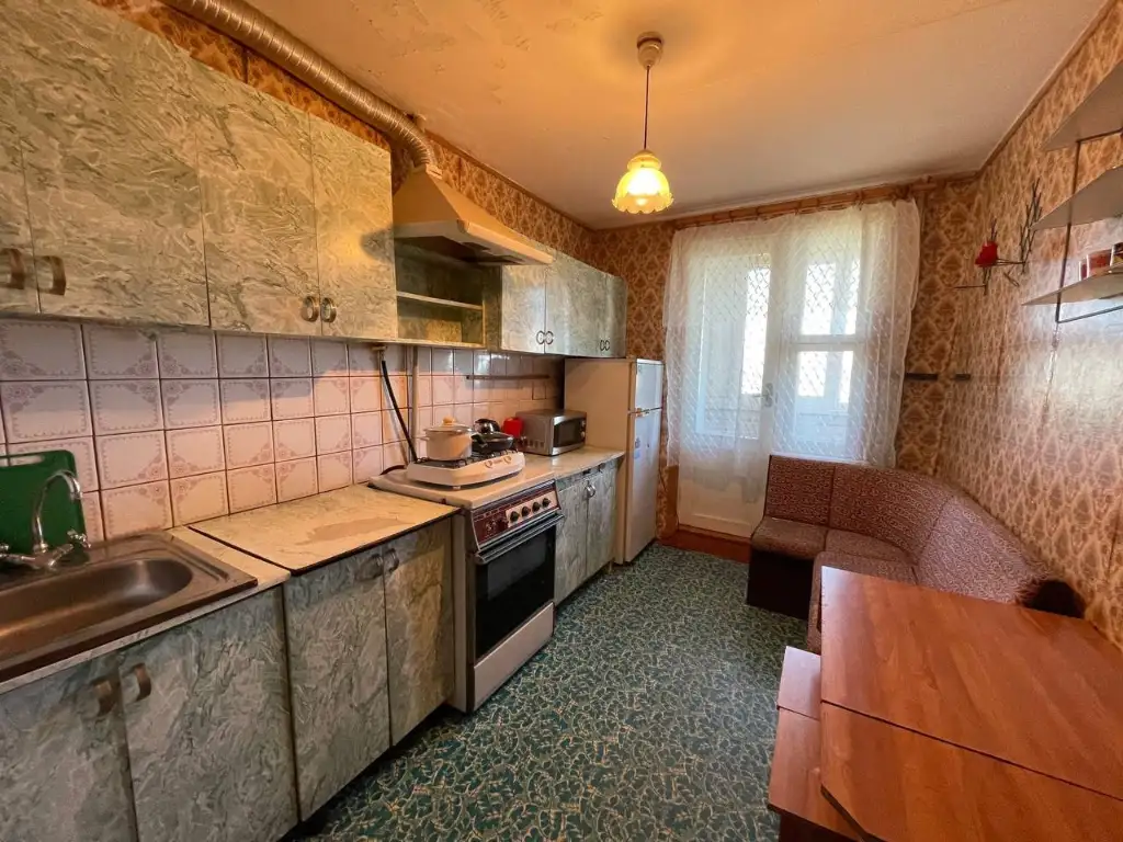 Квартира на сутки по доступным ценам каждому, ул.Кирова, д.37, фотография 1