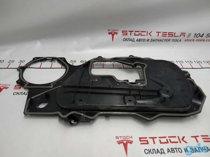 Зап. части для авто Tesla. Накладка внутреняя двери передней правой Tesla modelDD M3S FR RH CL, фотография 3