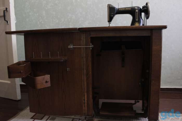 продам кни ги, открытки, швейную машинку, фотография 9