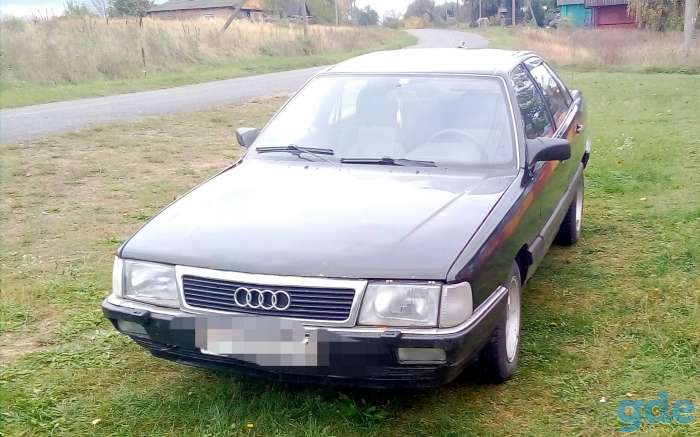 Машина Audi 100, фотография 1