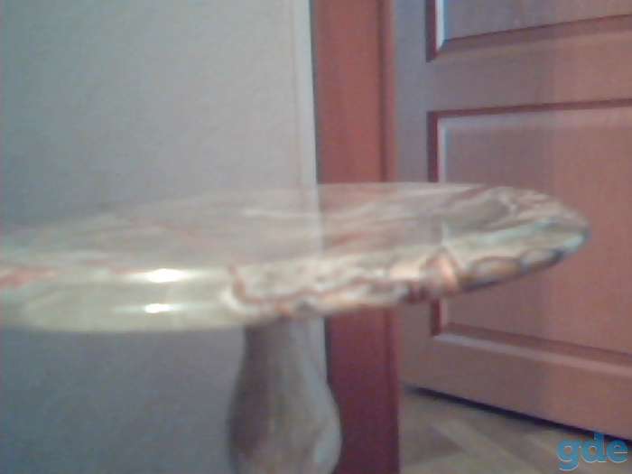 Столик из Оникса, фотография 3