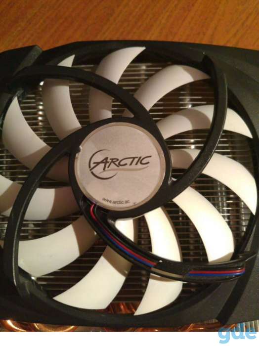 Видеокарта Radeon HD 6990, фотография 3
