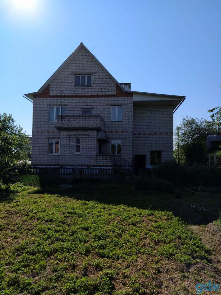 Продам дом со всеми удобствами в элитном районе города.Общ.пл. построек 273,жил.площ.151.Огород,теплица,два гаража., фотография 2