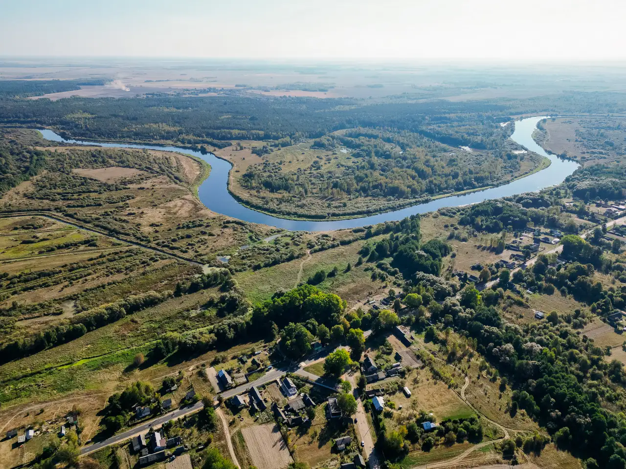 Продам современный дом на берегу реки, фотография 9