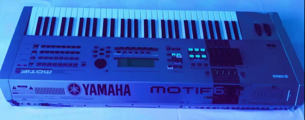 Yamaha Motif 6 продам отличный музыкальный инструмент, фотография 1