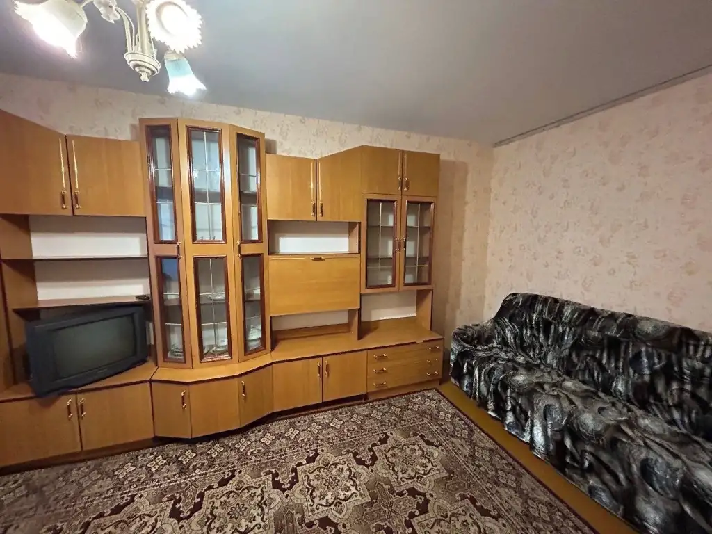 Квартира на сутки в хорошем районе, ул.микрорайон Полесье, д.16, фотография 2
