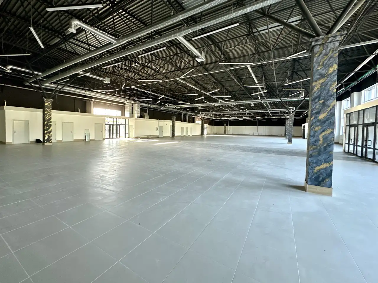 Аренда торгового  складского помещения от 900 м2 до 1800 м2, фотография 7