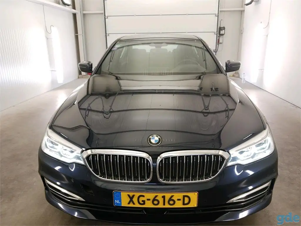 BMW 5 Series 530i Executive - Бензин. Автомат., фотография 11