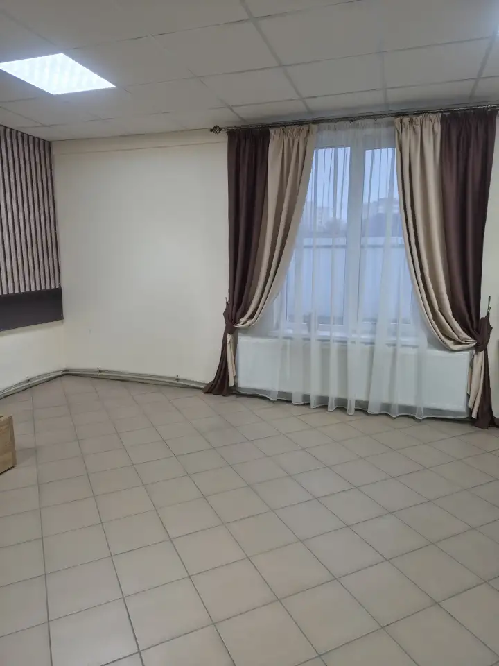 Административно-торговое помещение в аренду, фотография 2