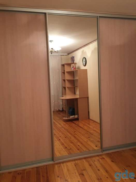 Продаётся уютная, светлая квартира в пятом районе. Кирпичный дом на берегу Бобровского озера., фотография 2