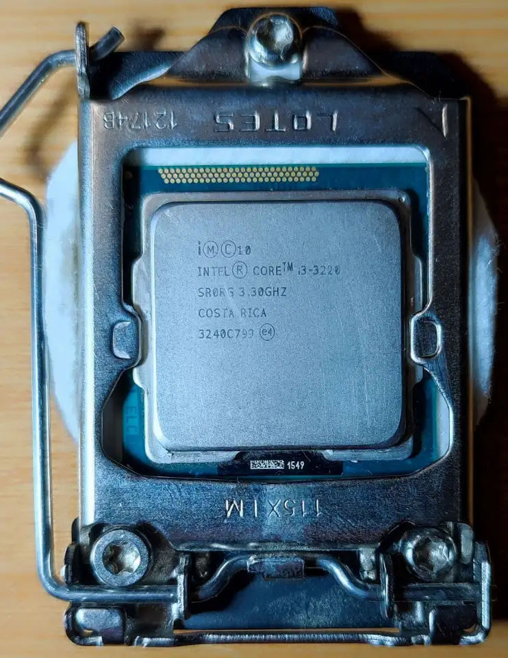 Процессор Intel Core i3-3220 с держателем, фотография 1