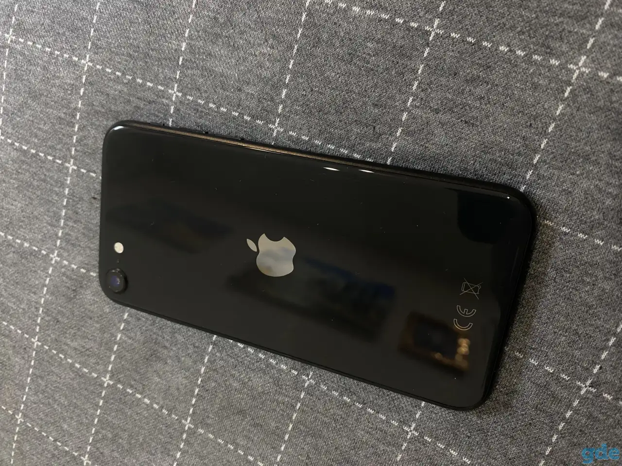 Продам IPhone SE 2020, фотография 2