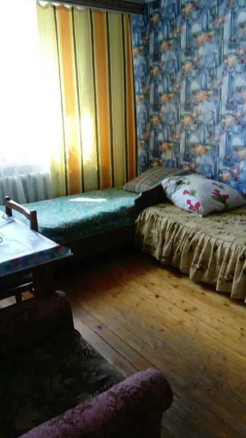 Уютная 3 комнатная квартира посуточно в академии, Пр. Интернационалый 34, фотография 5