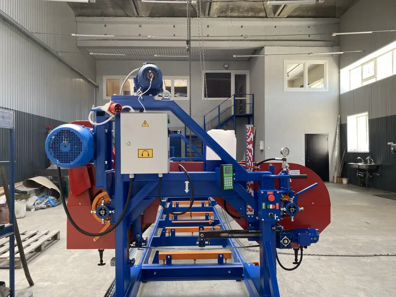 Ленточная пилорама МК6500(с электронной линейкой MIKRON-4 и электродвигателем главного привода мощностью 15кВТ, фотография 2