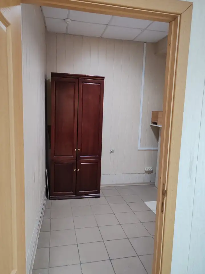 Продажа двухкомнатного офиса с арендаторами, ул.Якубова 10, фотография 3