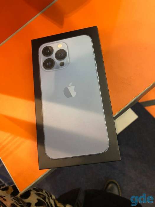 Apple iPhone 13 Pro 256GB (небесно-голубой), фотография 2