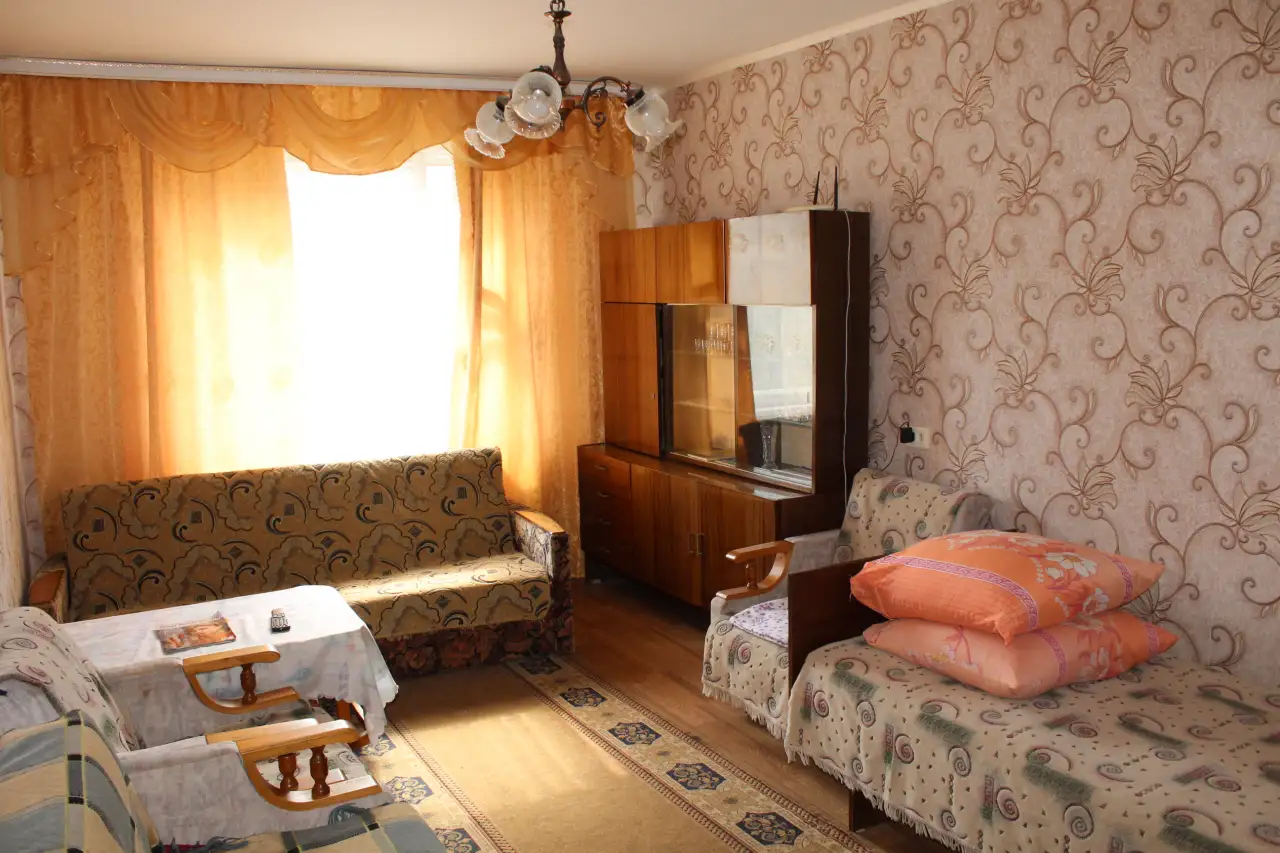 квартира посуточно, Строителей ул., фотография 2