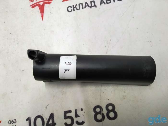 Зап. части для авто Tesla. Накладка пласт. подъемной пружины передняя двери зад. лев./задняя двери зад. прав. Tesla mode, фотография 3
