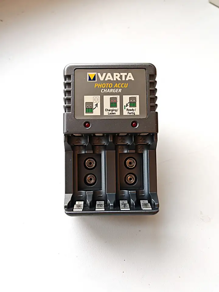 Зарядное устройство  VARTA Photo Accu Charger, фотография 4