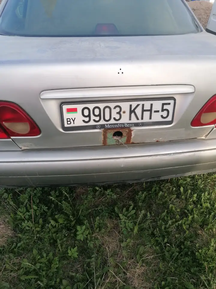 Авто после аварии Mercedes-Benz E-Class, фотография 12