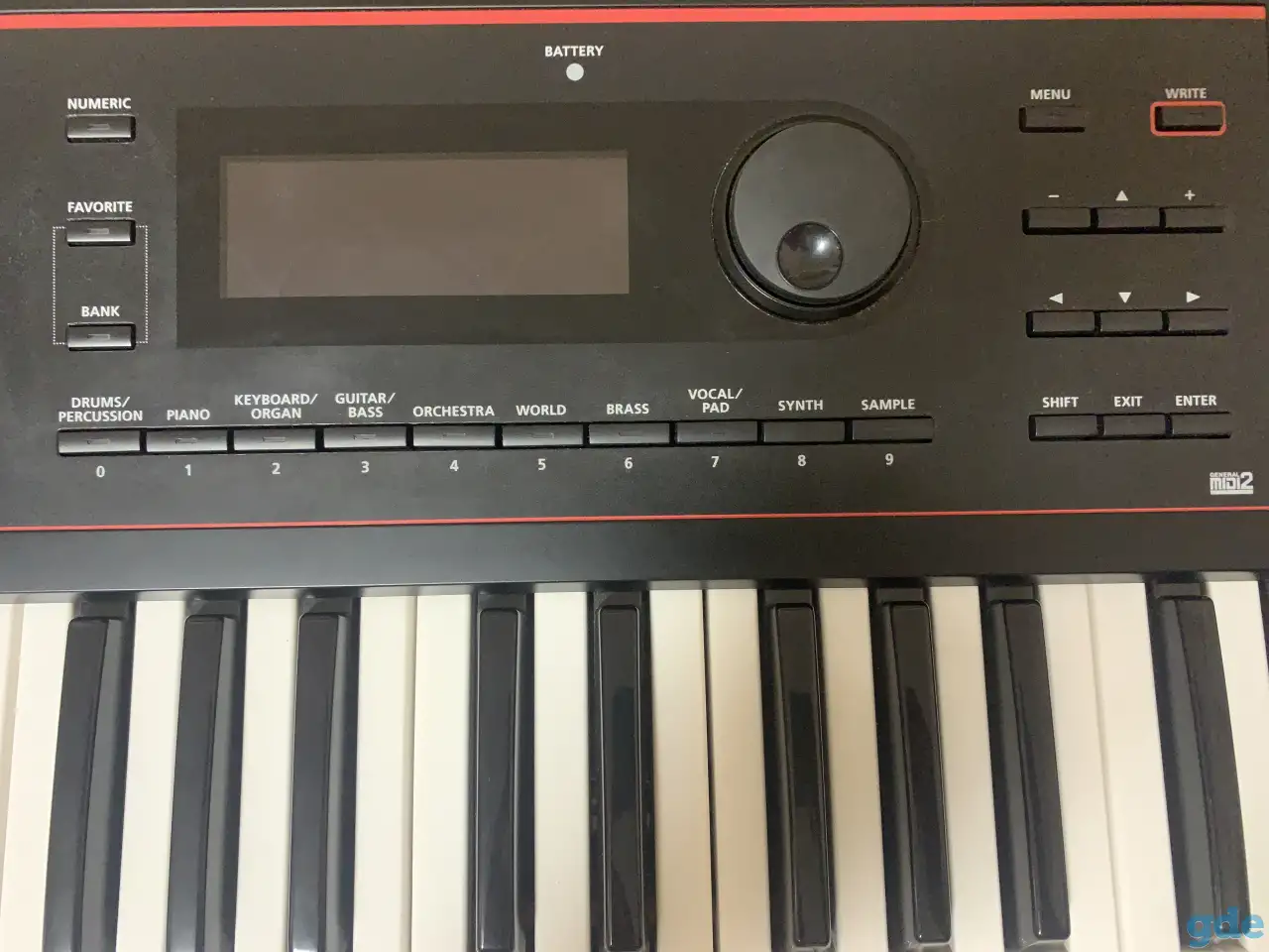 Синтезатор Roland Juno DS-61 + мониторы + двойная стойка, фотография 4