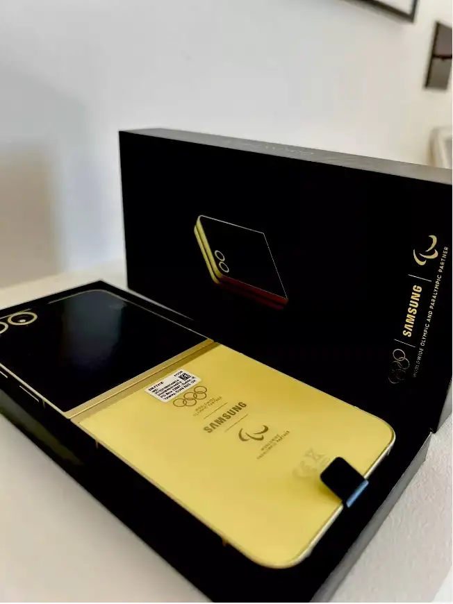 Samsung Galaxy Z флип6, фотография 1