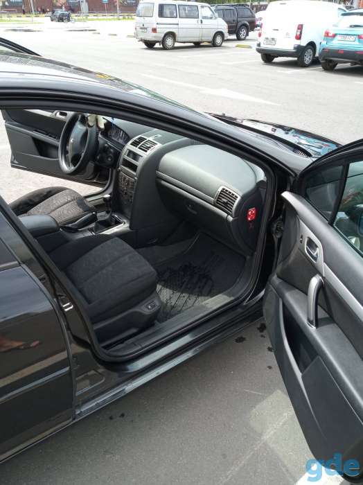 Автомобиль Peugeot 407, фотография 6